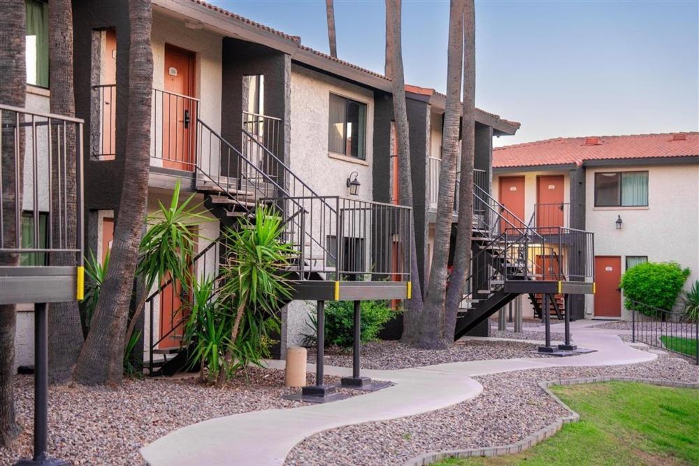 233 Fully Furnished 1br Suite-outdoor Pool Scottsdale