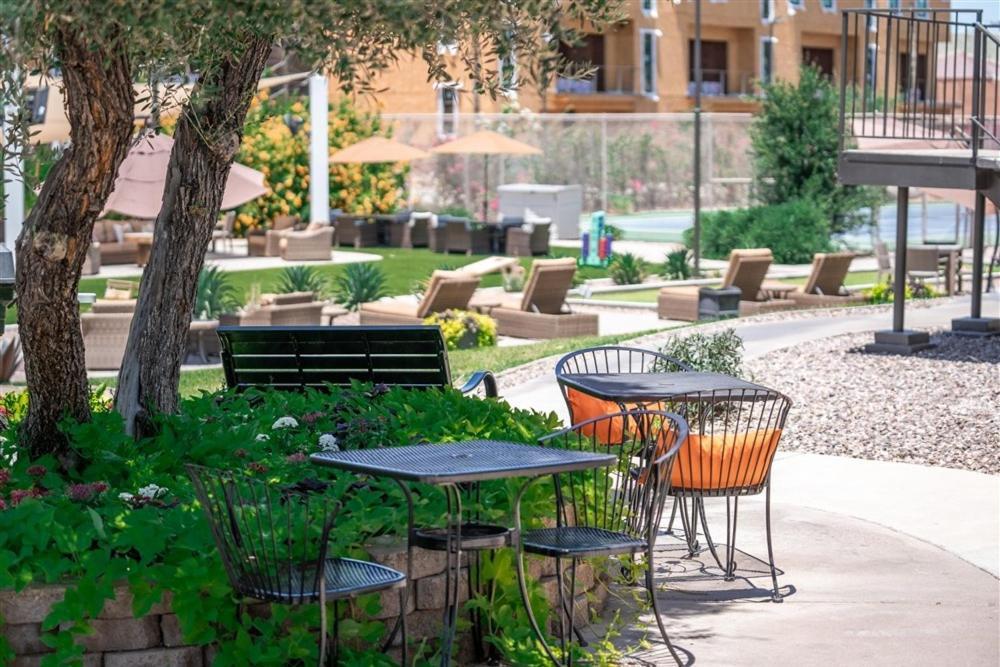 233 Fully Furnished 1br Suite-outdoor Pool Scottsdale